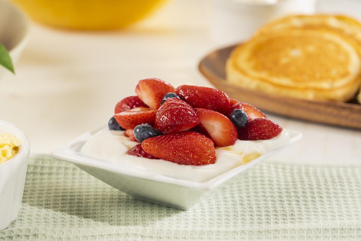 Sunshine Bowl Fruit & Yogurt Parfait Tray